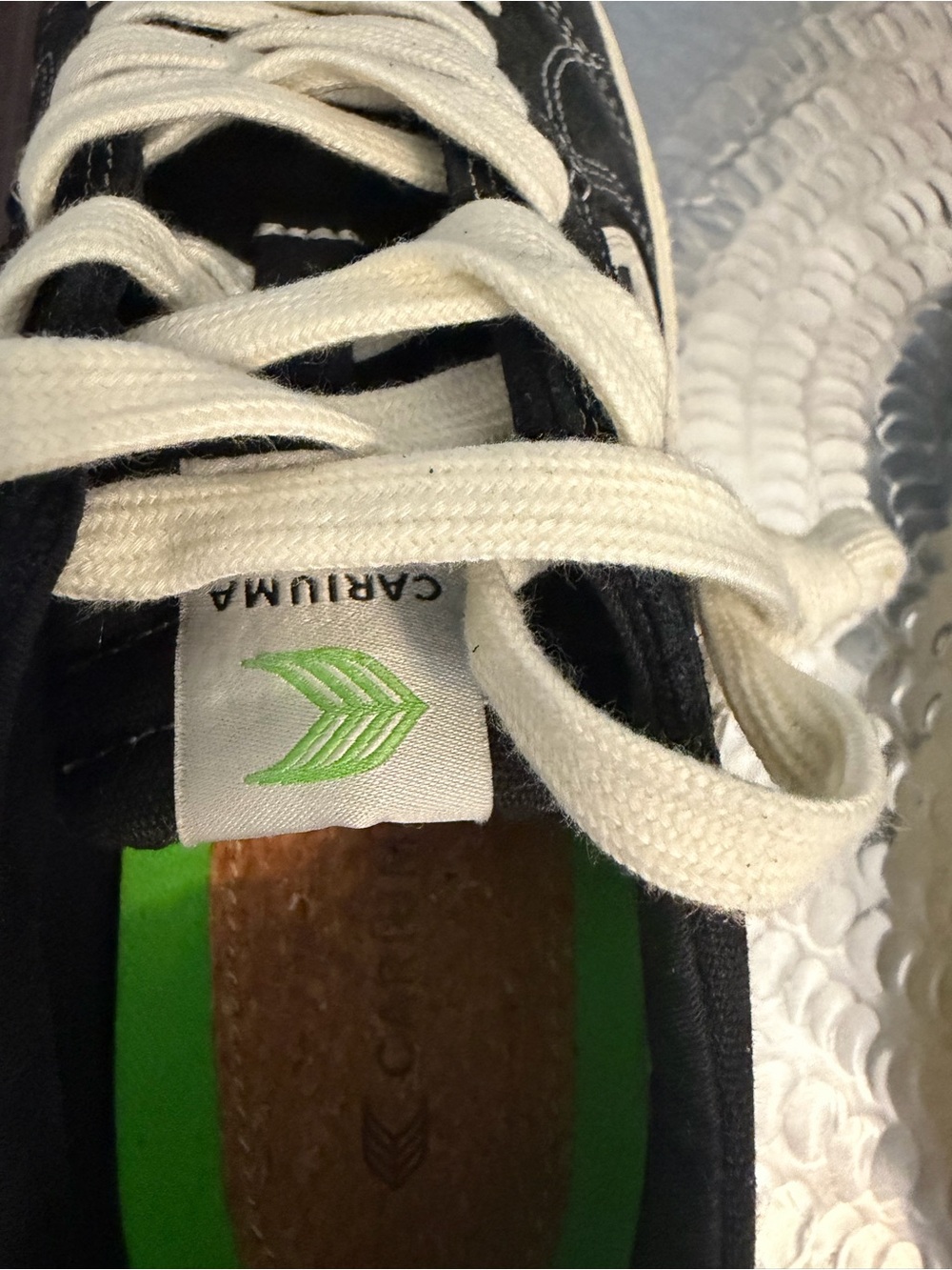 Cariuma Women’s/ Men’s Catiba Pro Black & White Low-Profile Sneaker - Picture 5 of 6